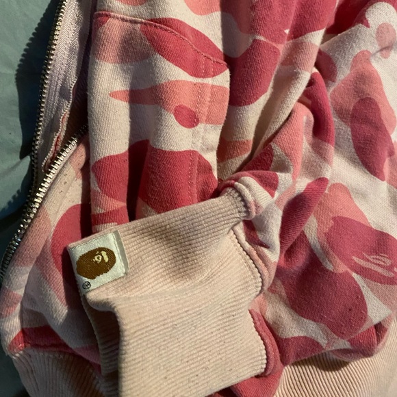 BAPE HOODIE (SIZE LARGE) - Picture 2 of 3